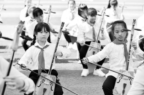 太原市杏花岭区化工路小学组建少儿马头琴乐团